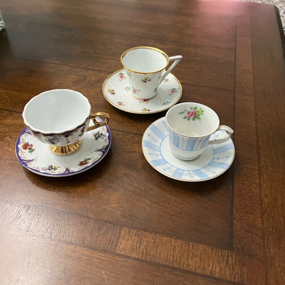 3 small cups with saucers perfect for girls tea party in great condition.